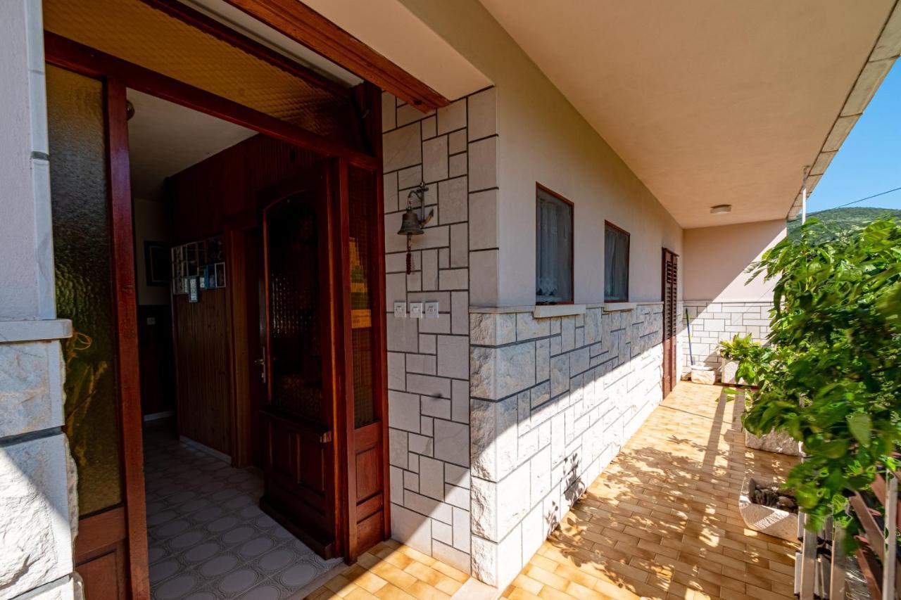 Apartments Mak Račišće Εξωτερικό φωτογραφία
