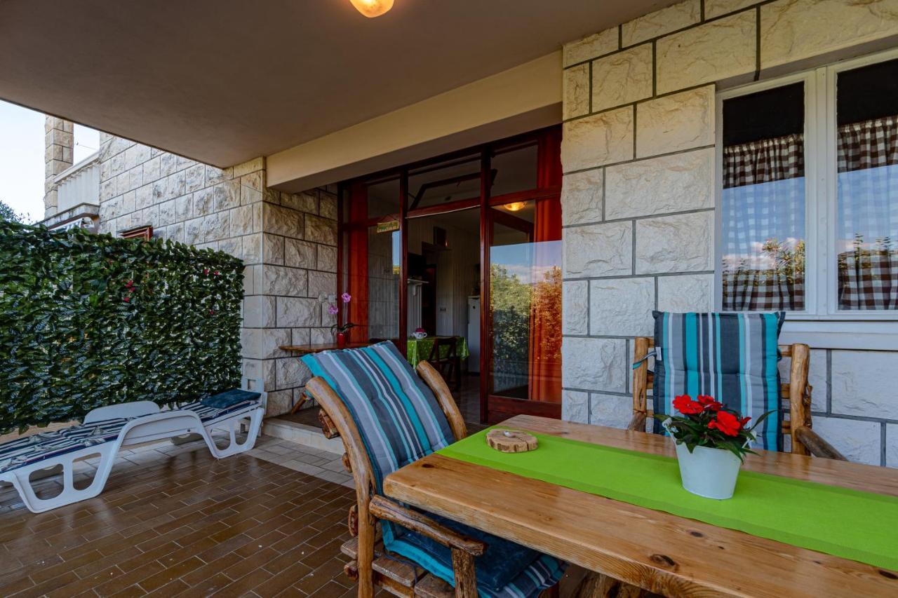 Apartments Mak Račišće Εξωτερικό φωτογραφία